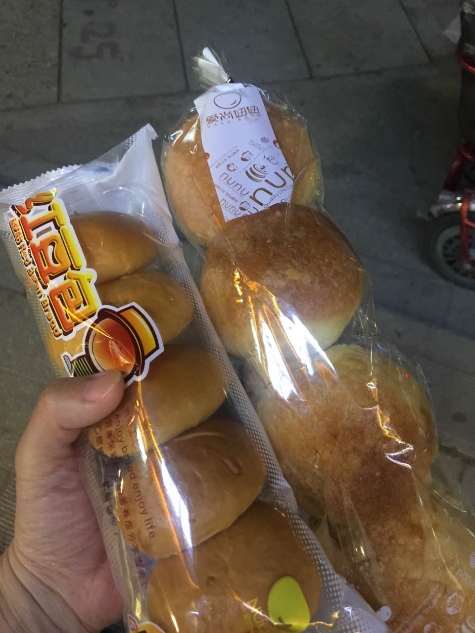 2022爱尚妞妞(中州路店)美食餐厅,经常来这里卖面包 味道杠杠滴.