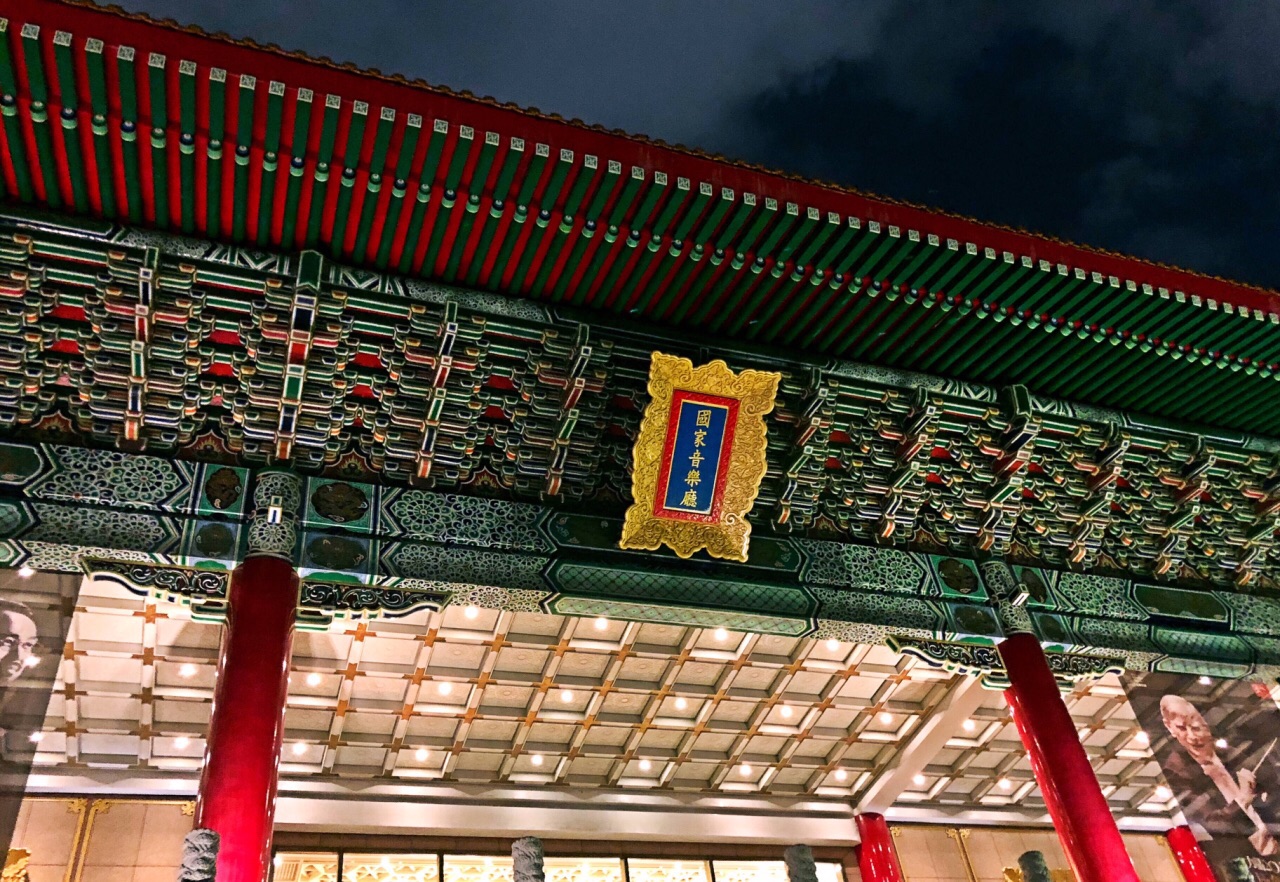 2019国家两厅院游玩攻略,指挥家有节奏地挥动指挥棒 音.