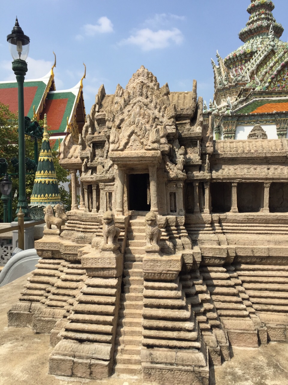 【携程攻略】曼谷小吴哥窟景点,曼谷大皇宫内有个小吴哥窟的微观缩影