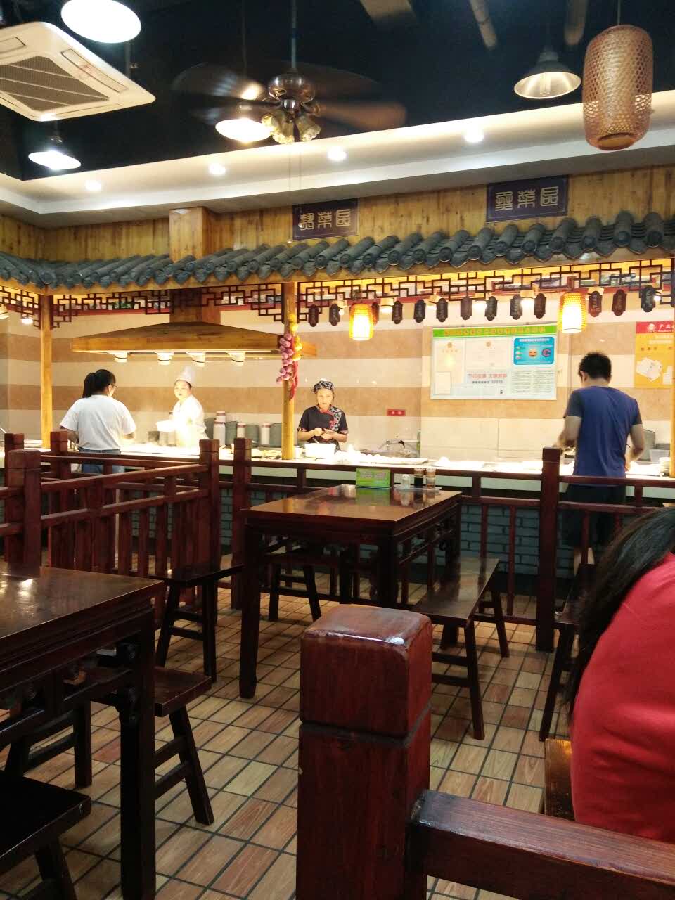 2022新四方·大食堂美食餐厅,环境很不错,味道不错,价格.