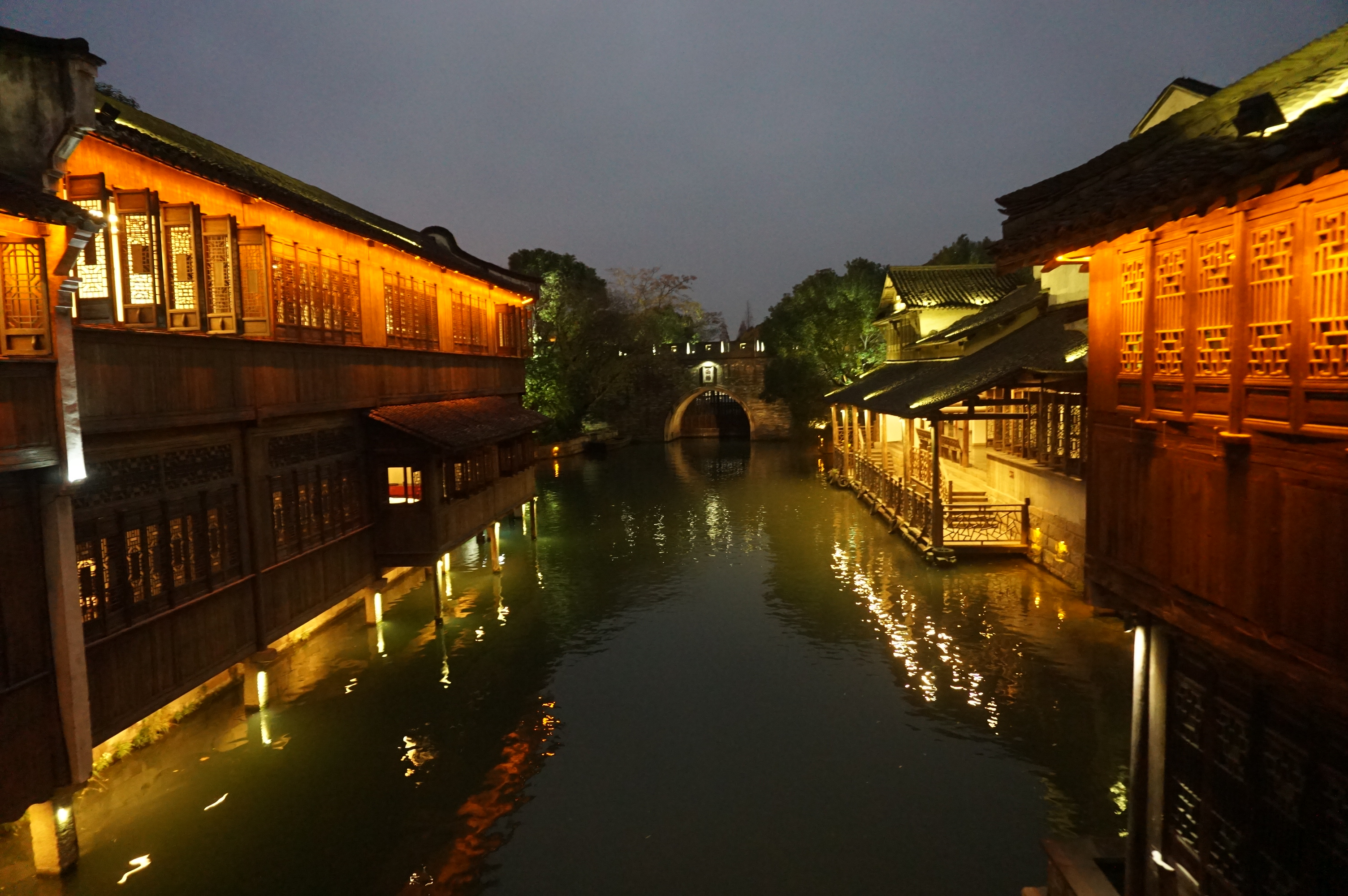 攻略】烏鎮西柵夜遊景點,西柵夜遊絕對是不可錯過的:夜幕降臨,景區內