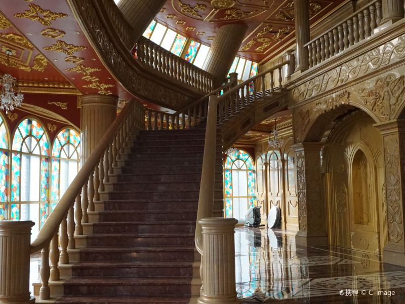 鸿运演艺大舞台