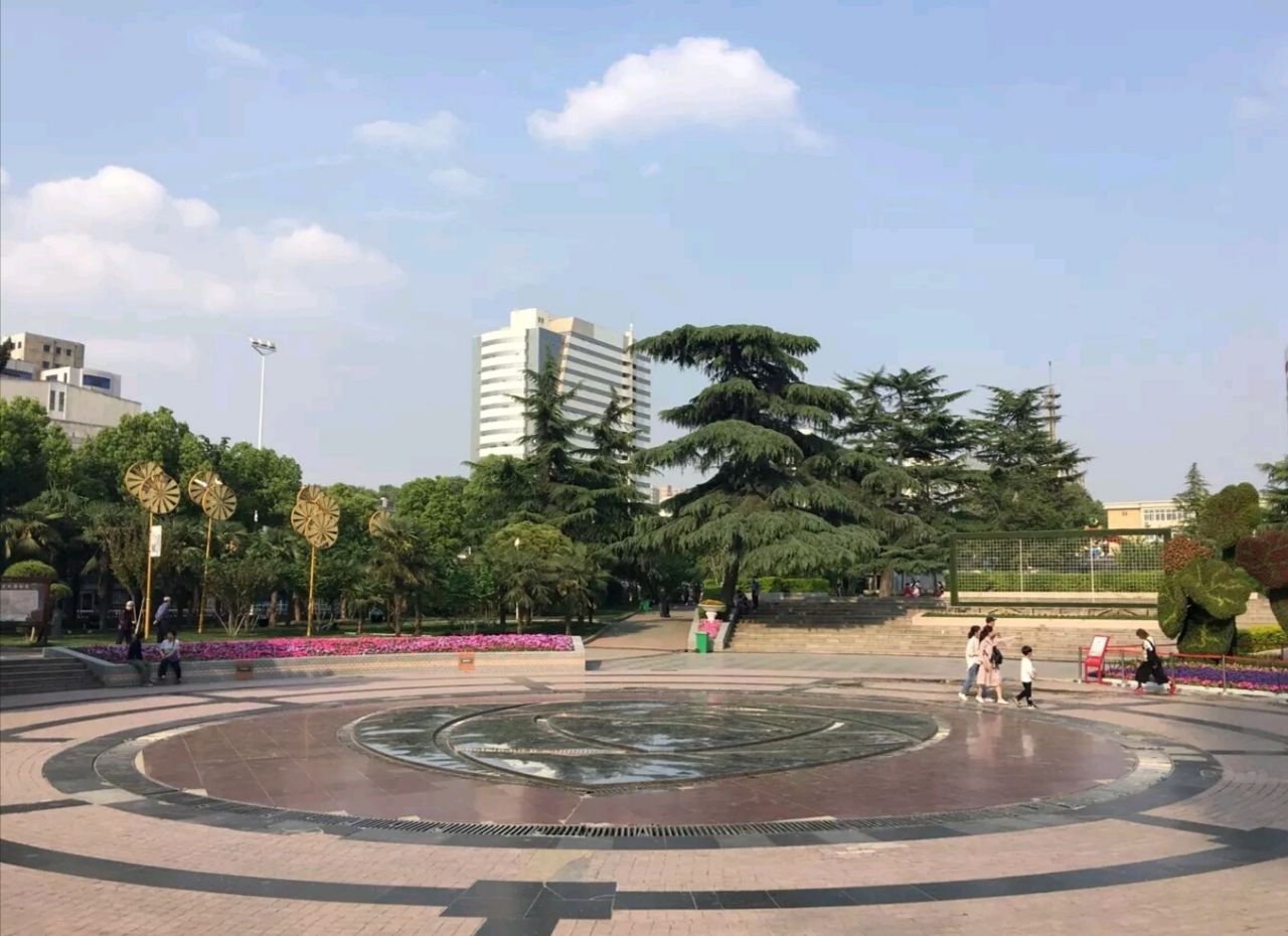 被誉为郑州最美庭院！郑州紫荆山公园的老景点成了新网红-大河新闻