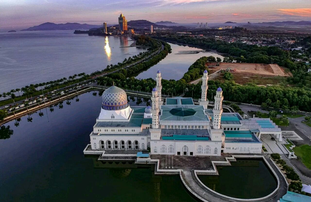 艳遇天空 丨炜：无人机带你看马来西亚水上清真寺