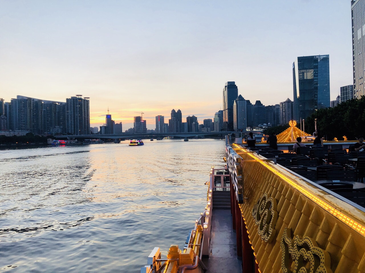 珠江夜游大沙头码头