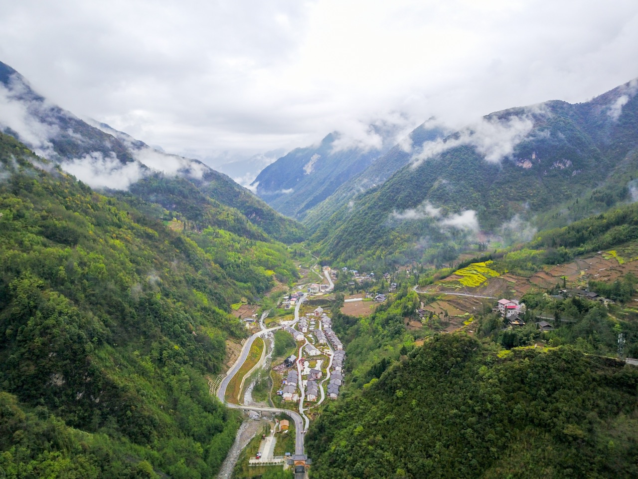 宝兴蜂桶寨邓池沟景区攻略,宝兴蜂桶寨邓池沟景区门票/游玩攻略/地址