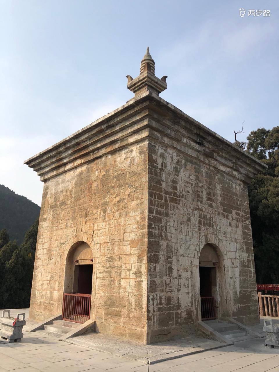 四门塔是中国最古老的石质单檐式寺庙距今已近二千年每年不定期的免费