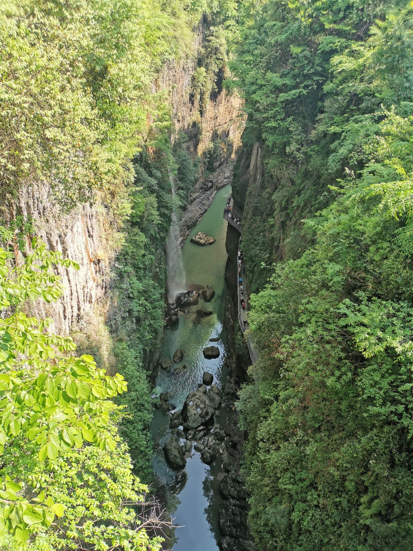 云龙地缝