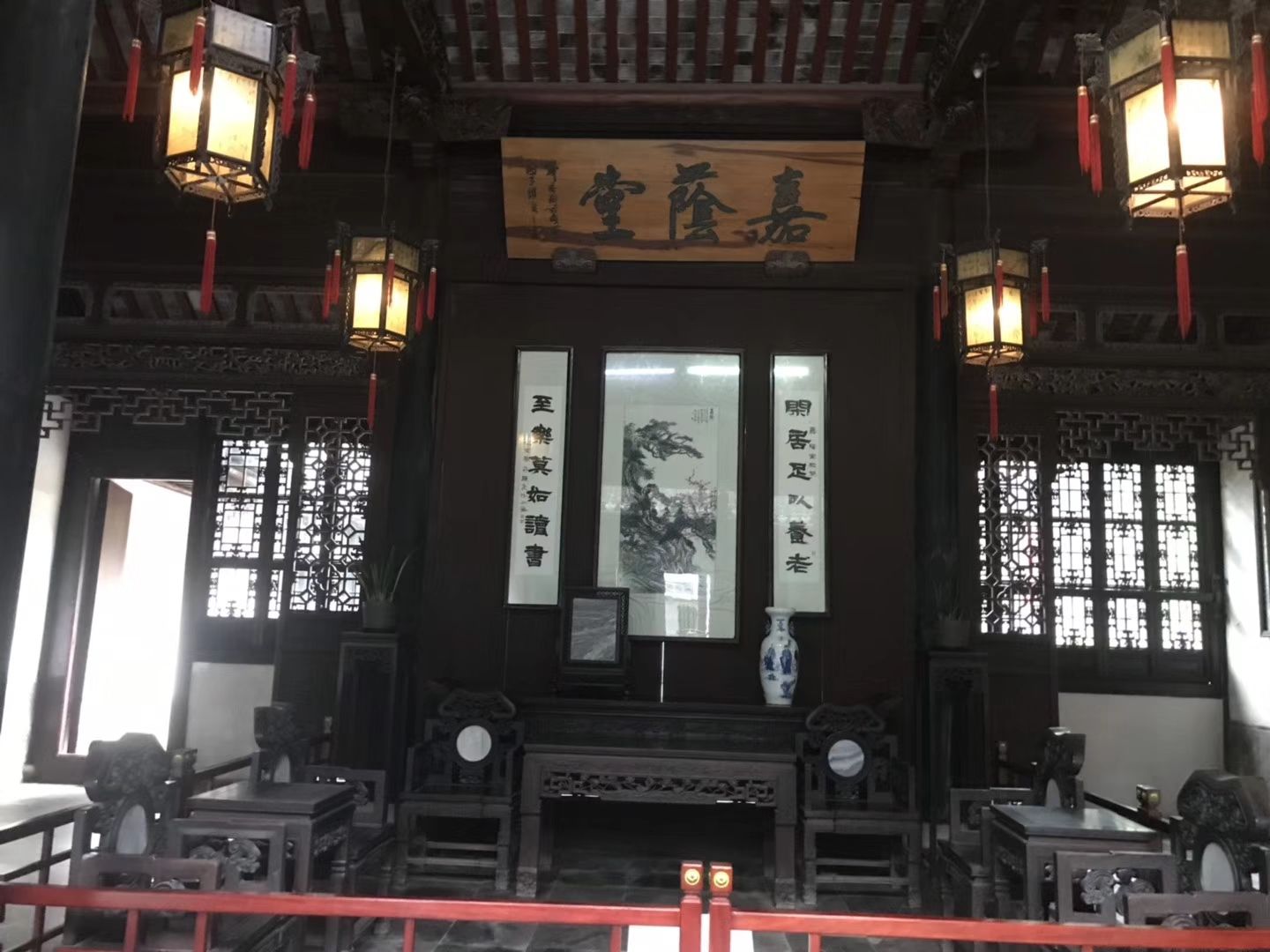 嘉荫堂是苏州吴江同里古镇中的一座仿明风格的庭院式民宅,建于1922年