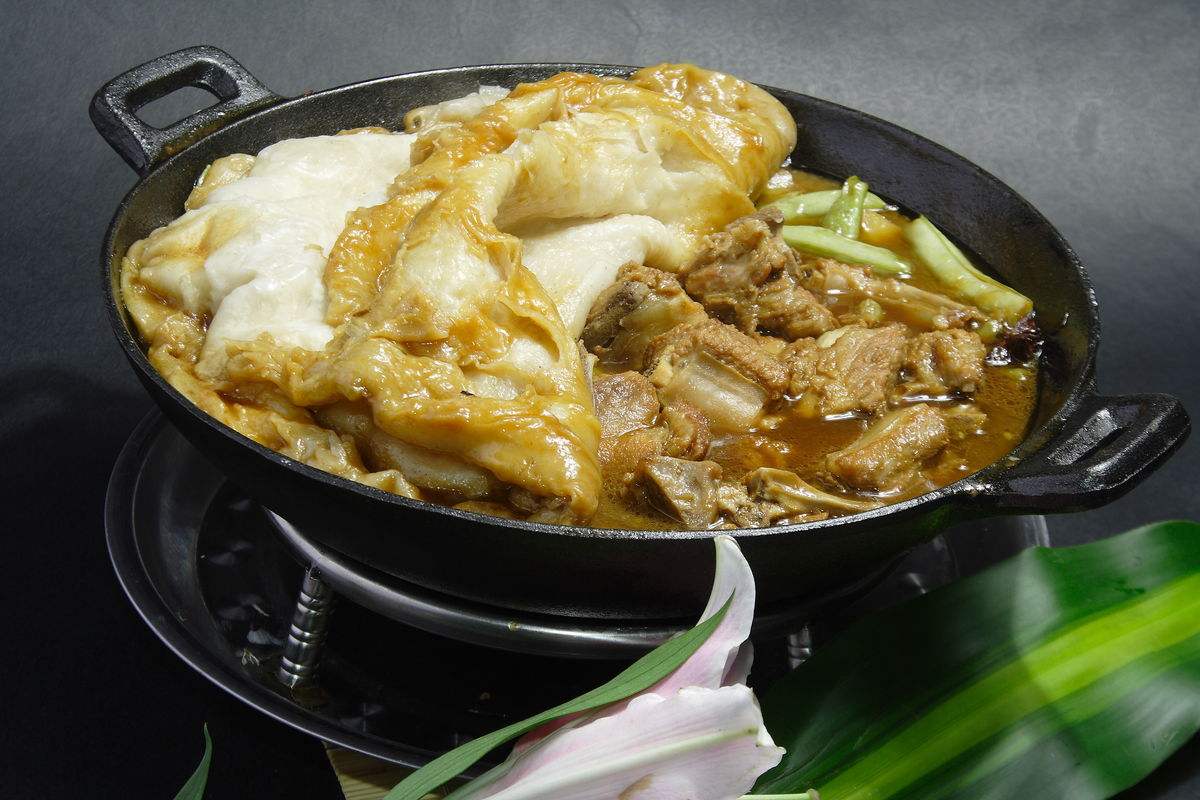 即能品尝特色菜,又能吃到可口的烀饼,同时喝点小酒,不亦乐乎 【口味】