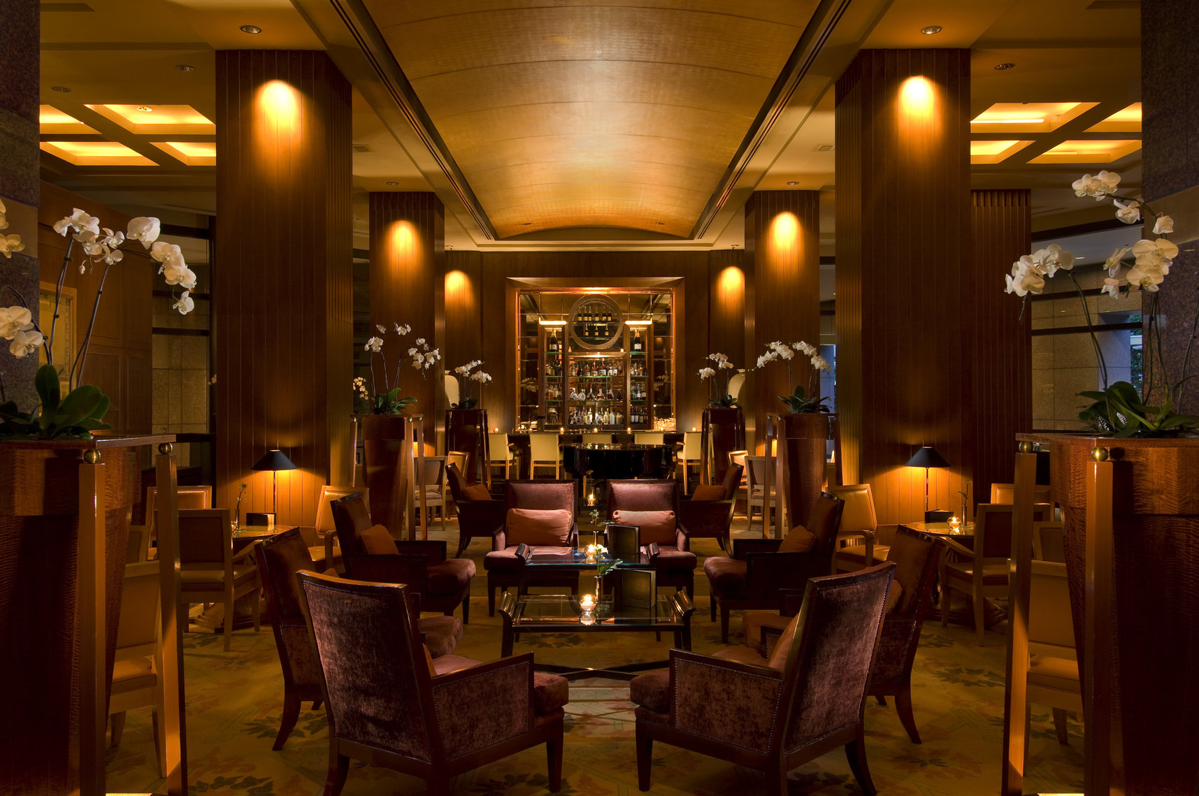 lobby lounge @ conrad 直线距离 100m