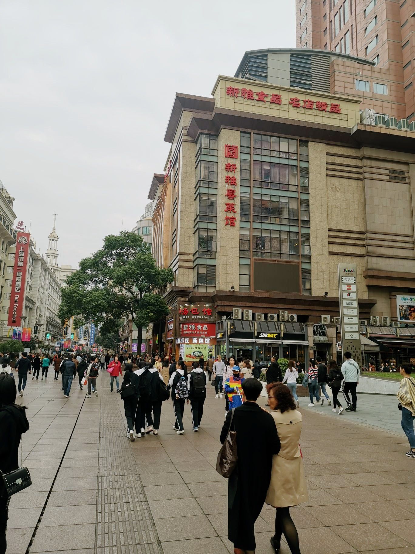 上海南京东路步行街 - 索尼 SLT A33(单机) 样张 - PConline数码相机样张库