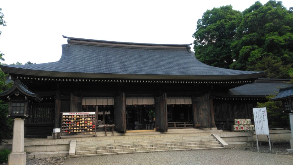吉野神宫在日本奈良县吉野郡吉野山中,吉野山是日本最有名的赏樱名所