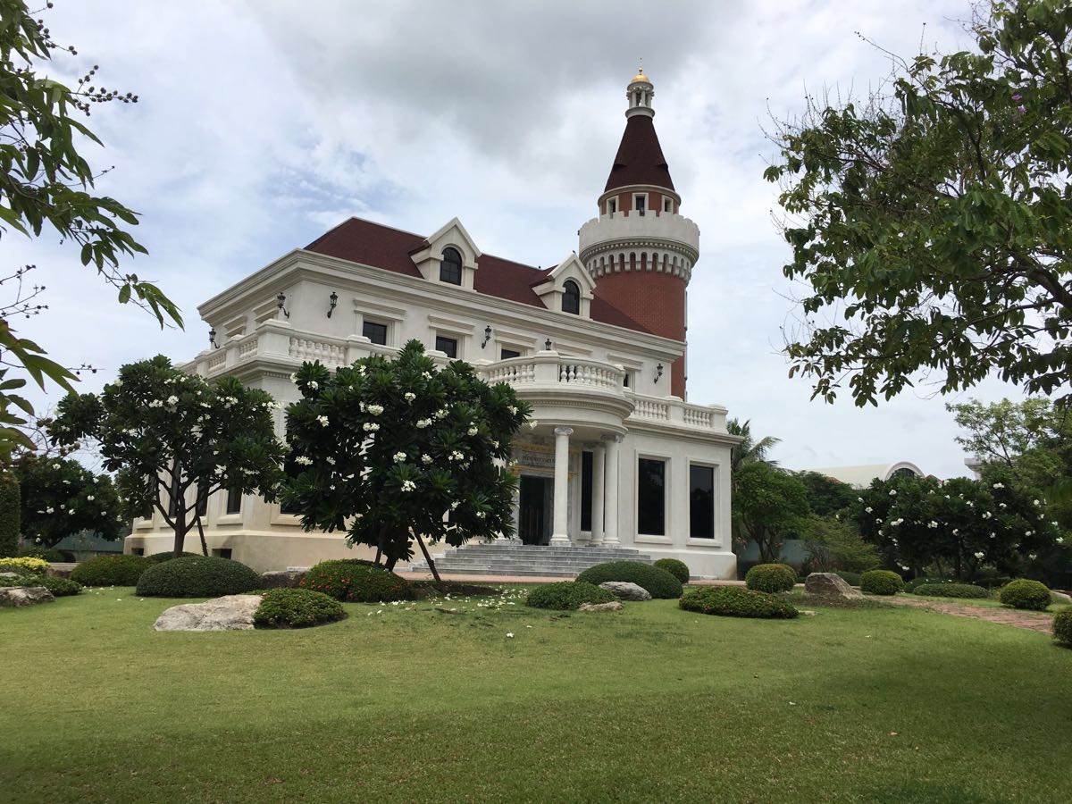 泰国易三仓大学