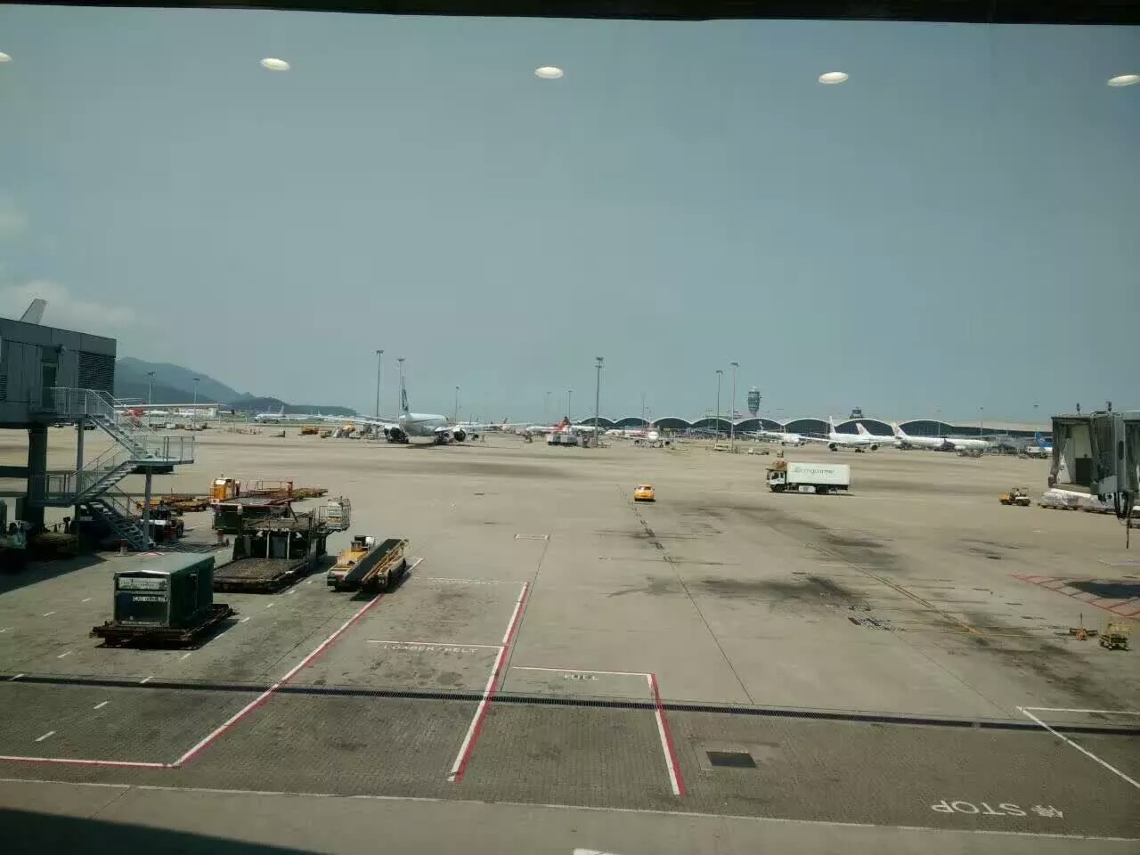香港启德机场的起降究竟有多难？ - 知乎