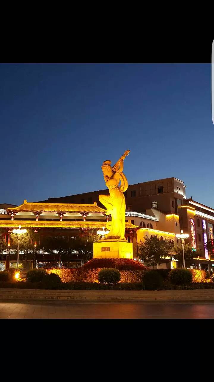 【携程攻略】敦煌敦煌商业步行街购物,干净,悠闲的小城市.