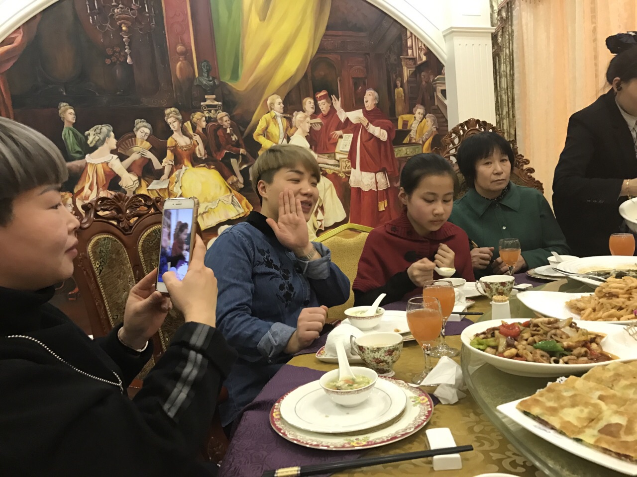 太子港国宴酒店打造了臻美的宴饮环境,顶级的宴会出品,标准化的人文