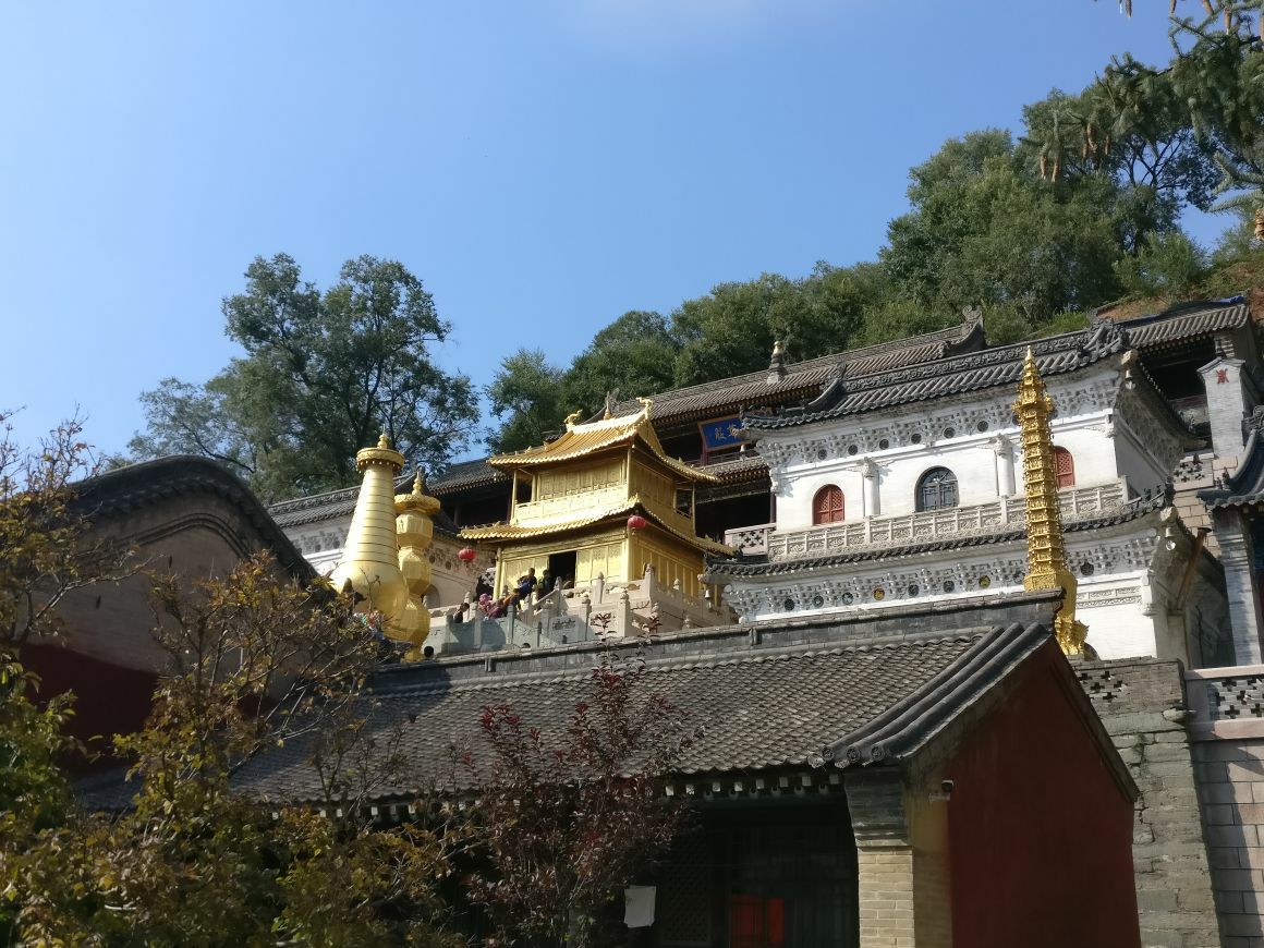 【携程攻略】五台山显通寺景点,五台山最早的寺庙,寺中的铜殿共用了10