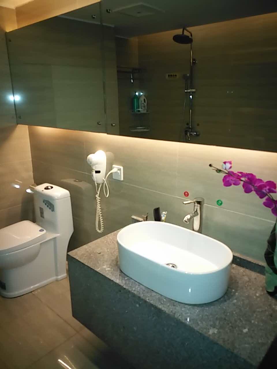 必胜客(家润多店)