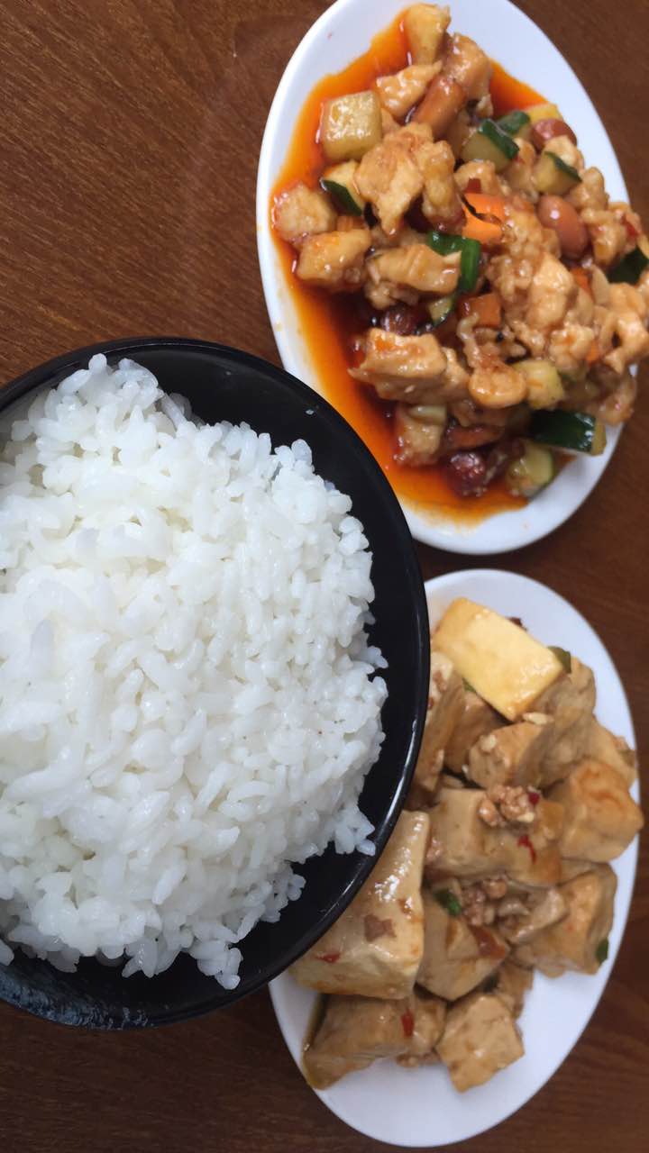 6元单人工作餐,超级优惠实惠,优惠时间不多了,能吃一顿是一顿!