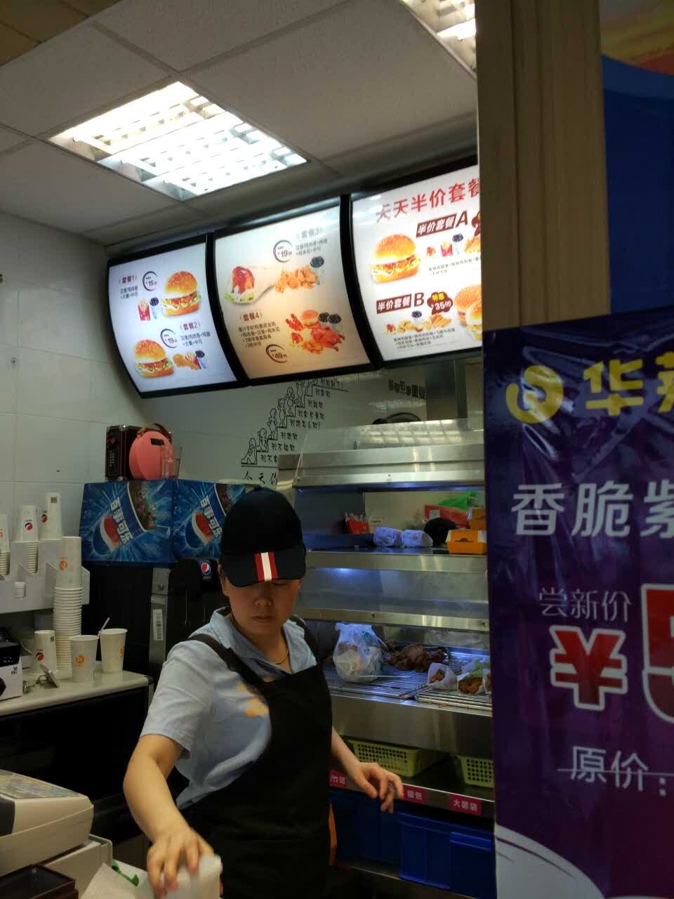 上海华莱士(吴淞店)好吃吗,华莱士(吴淞店)味道怎么样,环境/服务好不
