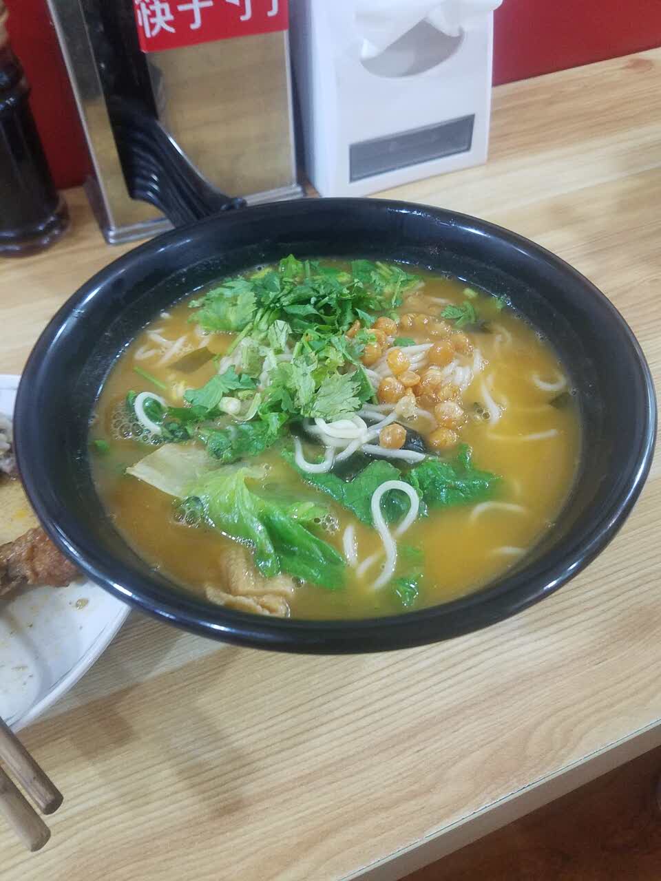 红汤烩酸菜米线(优胜北路店)