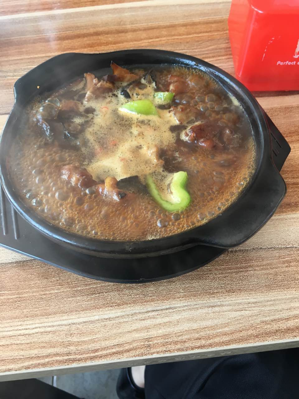 鲁香缘黄焖鸡米饭