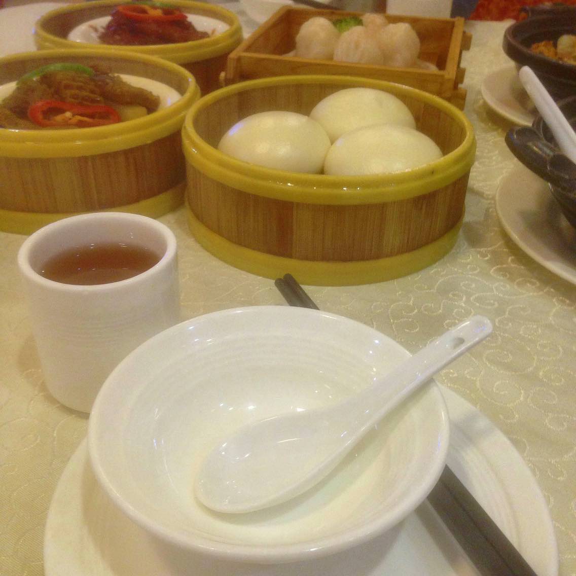 和朋友一起来喝的早茶 好久没来了现在换成点单的 以前是要