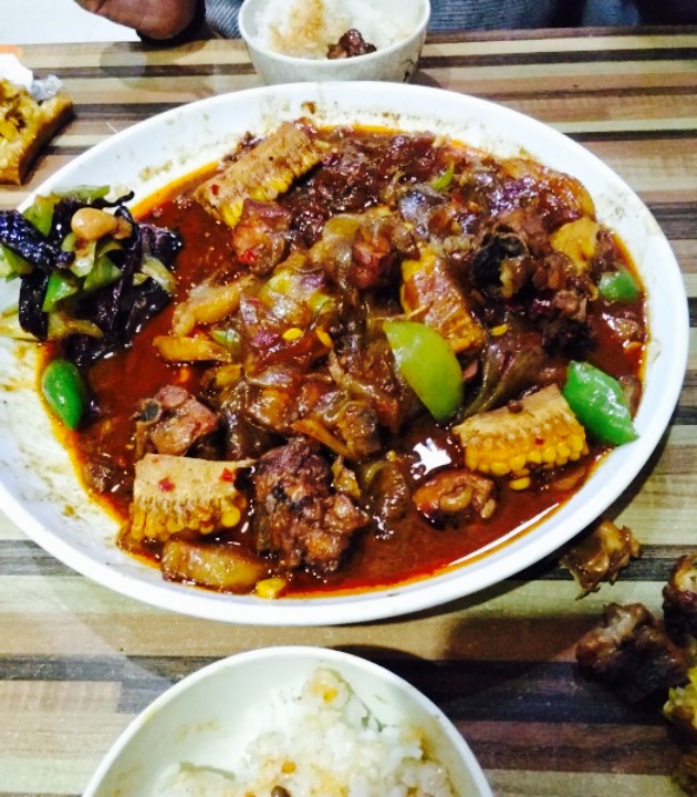 2021饿狼窝窝大盘鸡美食餐厅,.来以后好大的一份,里边的.