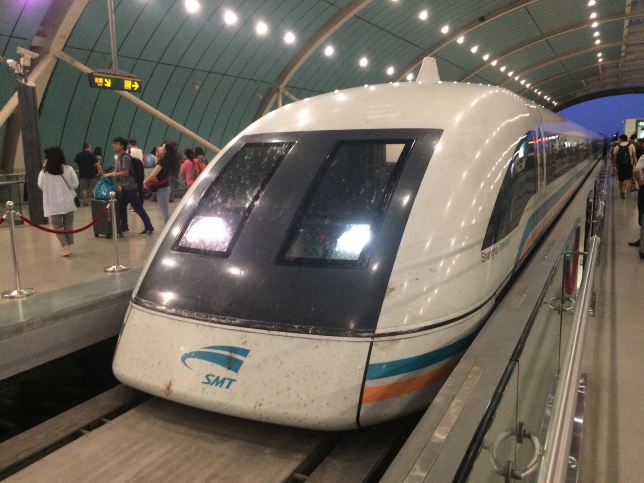世界上最快的列车有多快？体验完上海的磁悬浮列车，外国人直呼过瘾_中国_线路_运营