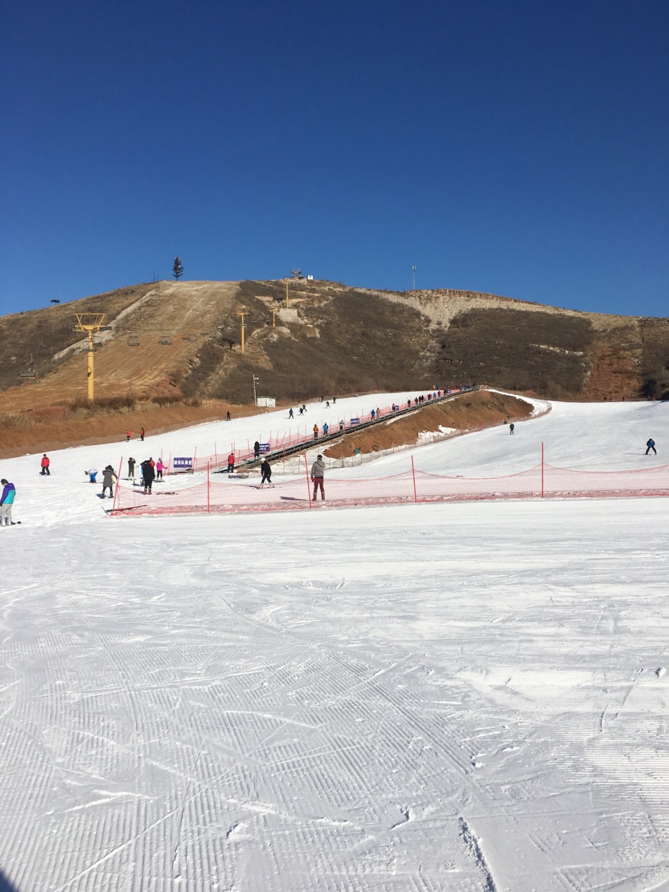 玉龙湾滑雪场被霸占图片