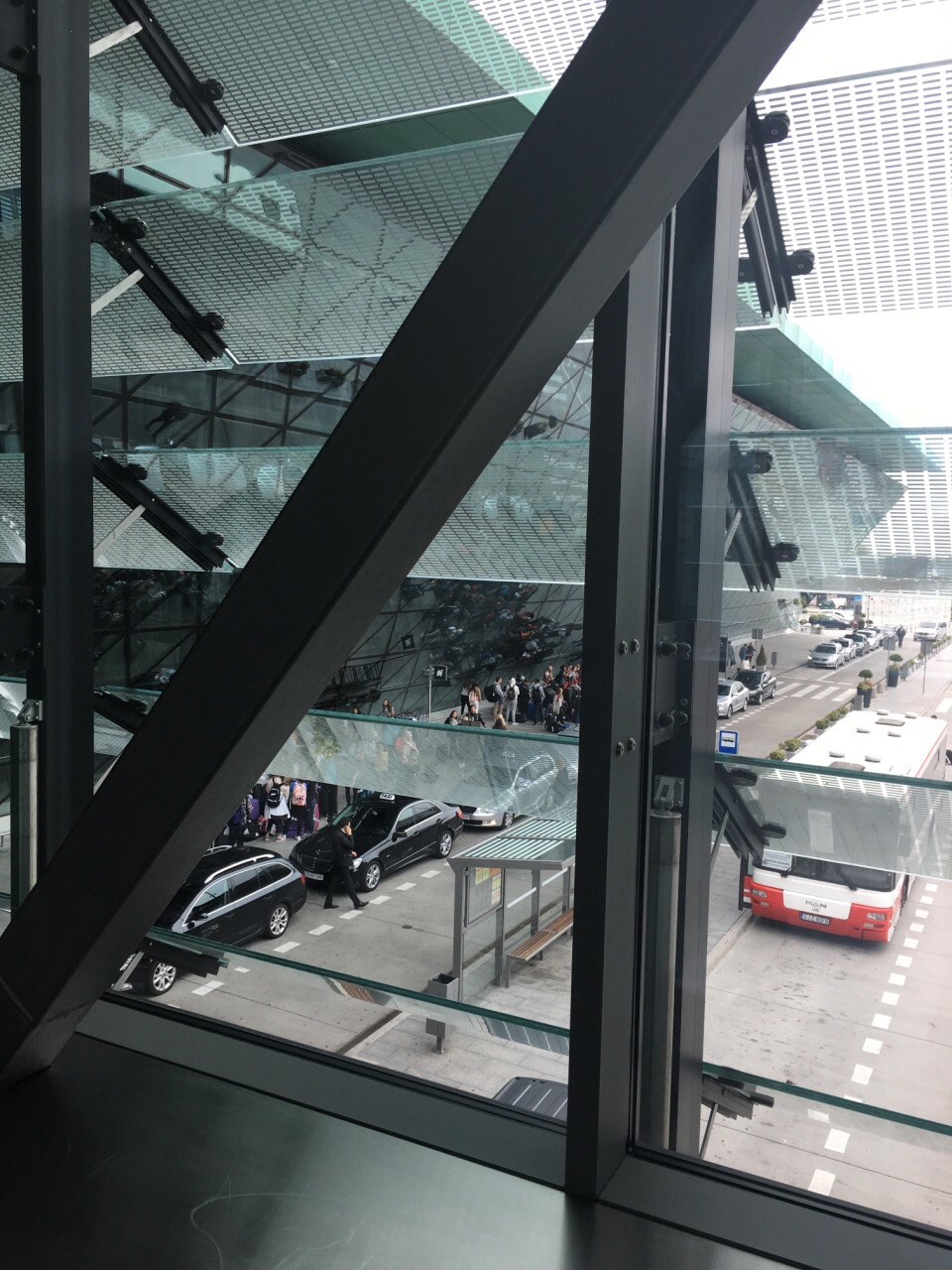 克拉科夫机场离市中心不是很远,从市中心火车站坐火车到克拉科夫的