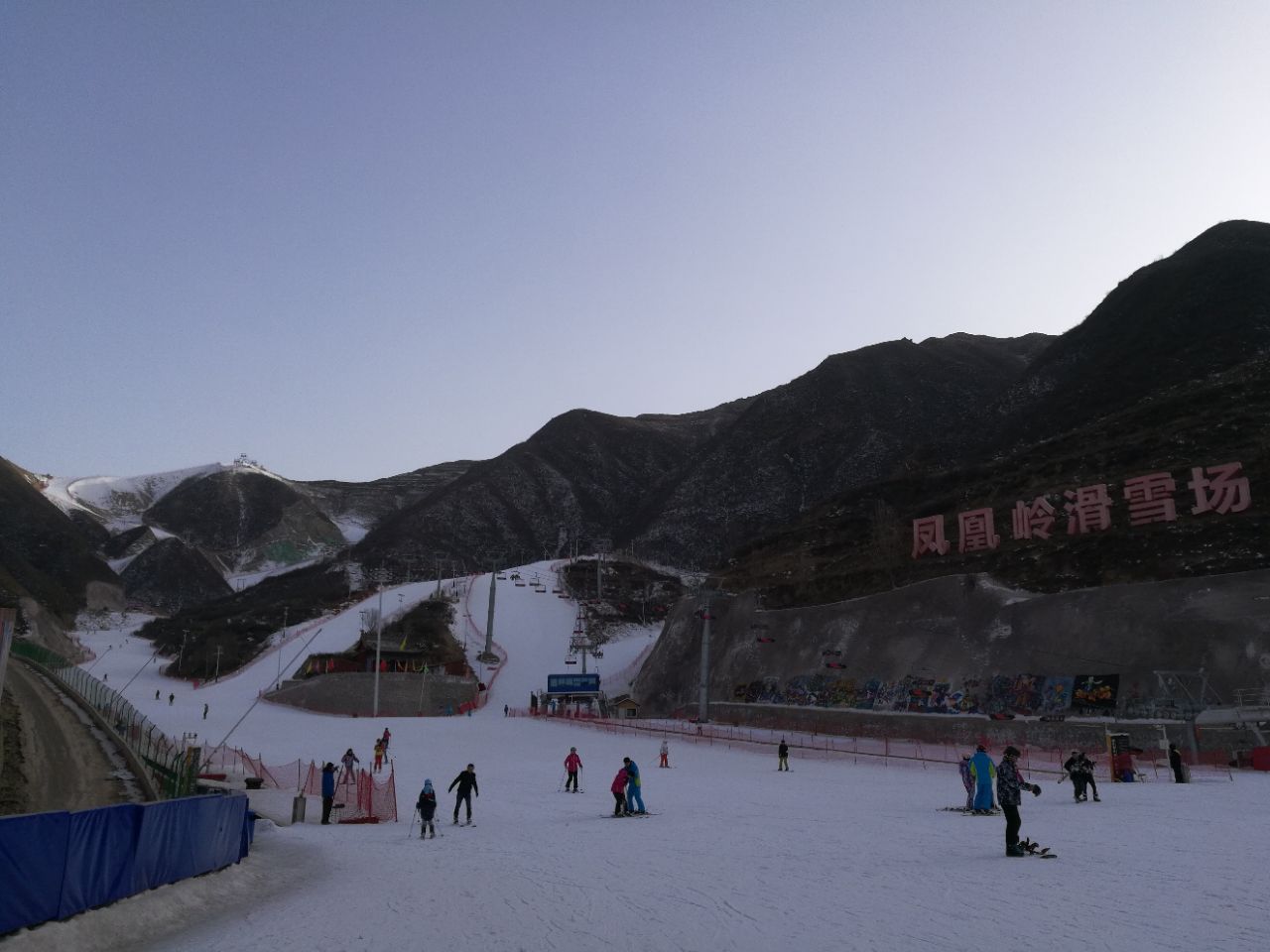 凤凰岭滑雪图片