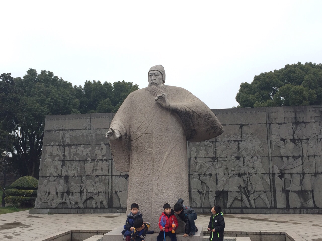 相传苏州最早建城是由伍子胥设计的,2500年前吴越相争的历史大背景让