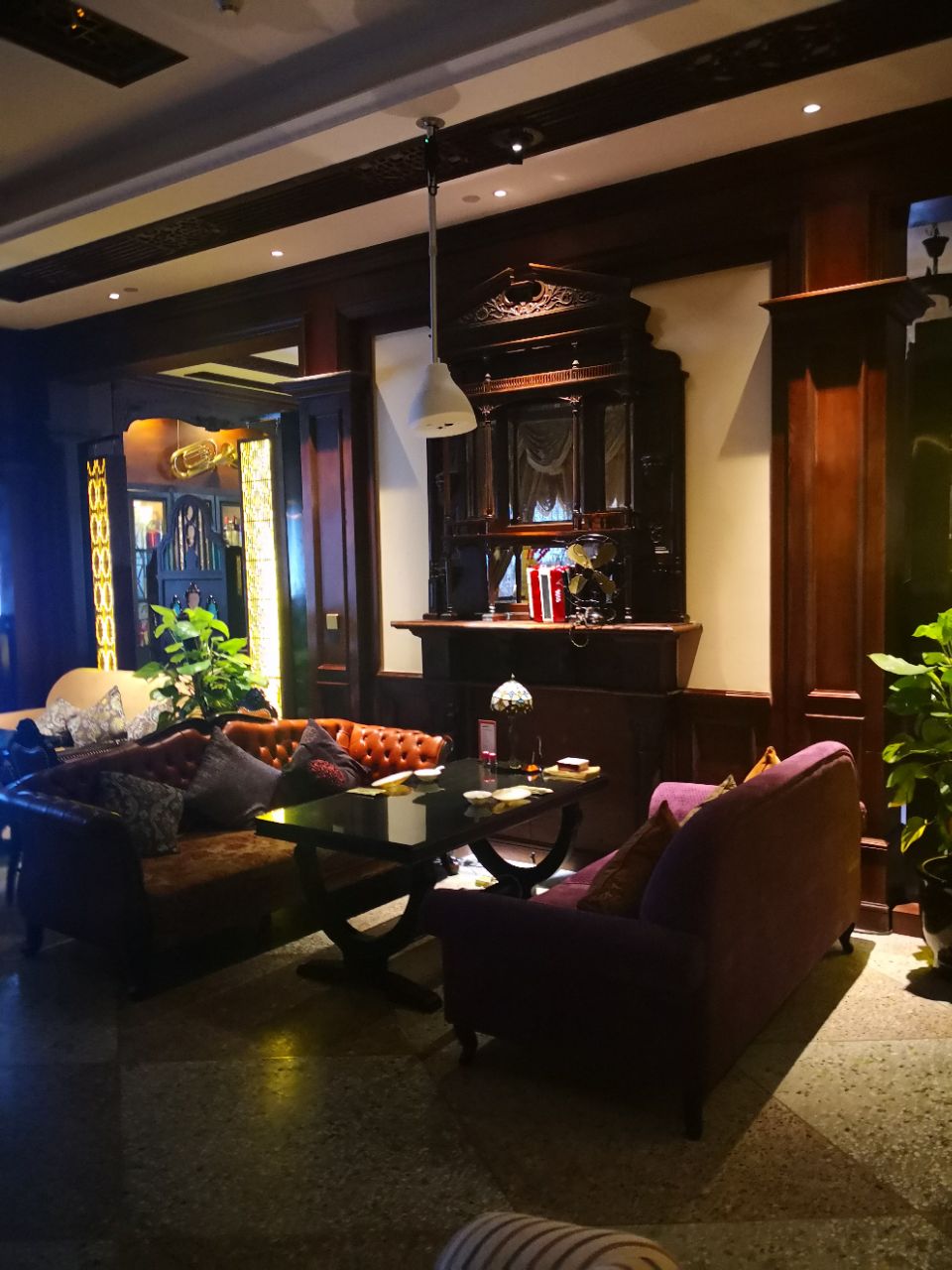 【携程美食林】郑州十里洋场音乐餐厅餐馆,上海旧社会有钱人的小资