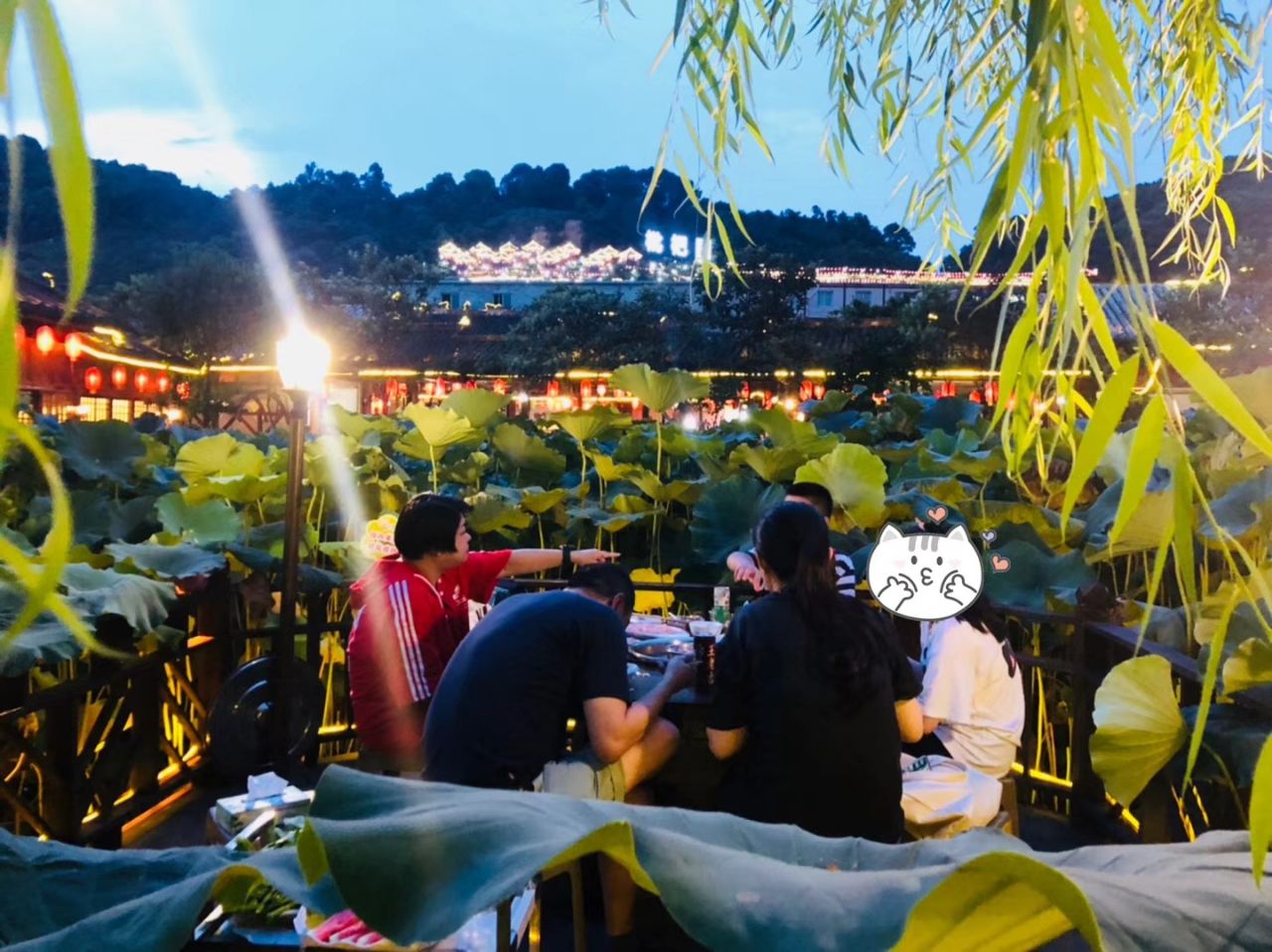 【携程美食林】重庆鲜龙井火锅公园.