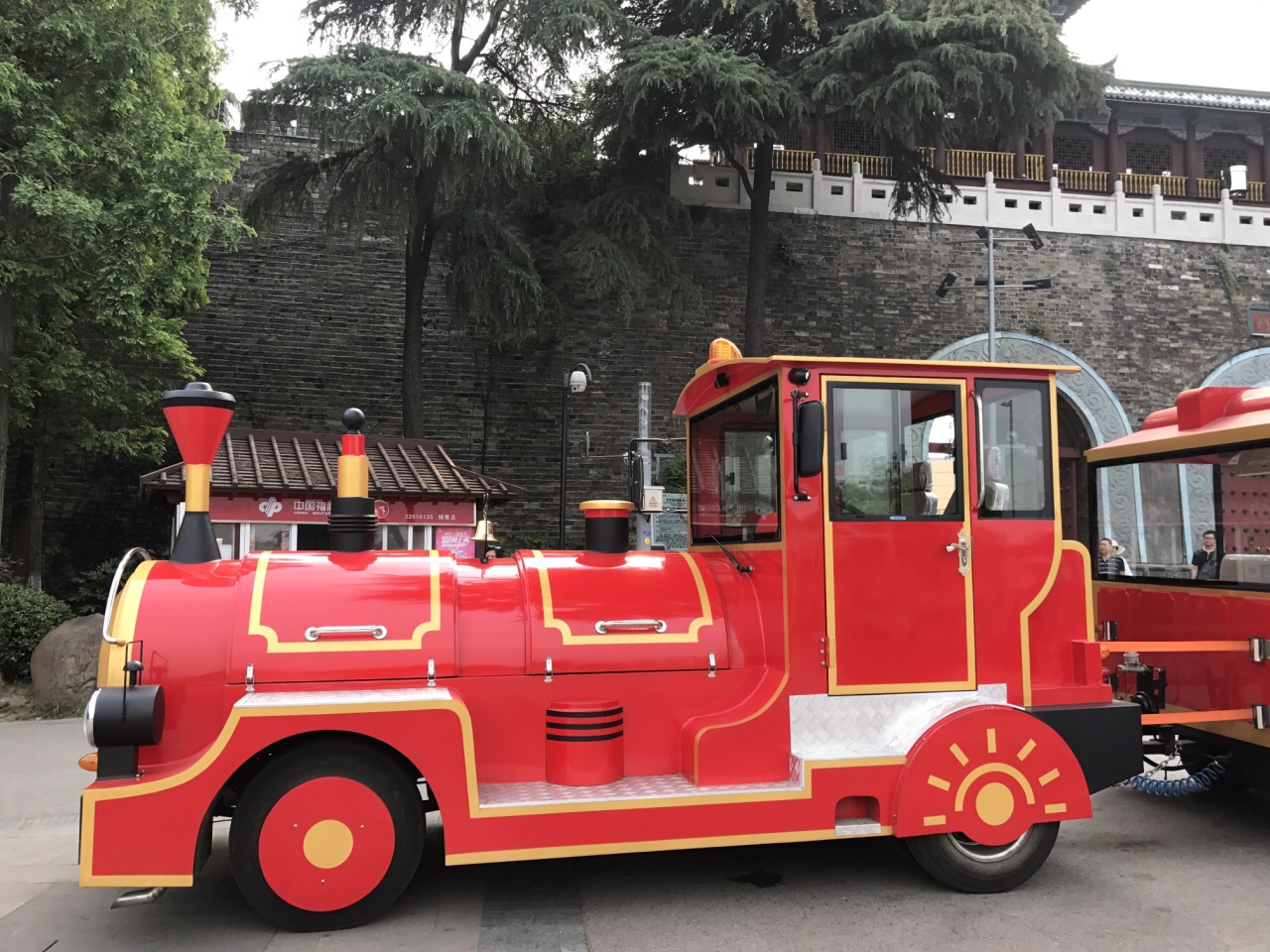玄武湖"金陵明珠"是中国最大的皇家园林湖泊,也该去逛一逛,年轻,时间