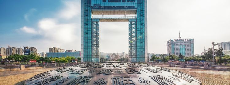 305083361