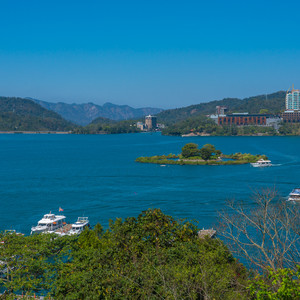 日月潭游记图文-我见到的台湾日月潭，湖面已成了枫叶形状
