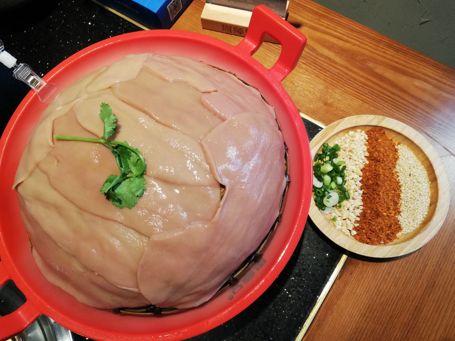 周师兄这家火锅听了很久了,刚好这家店在汽博中心