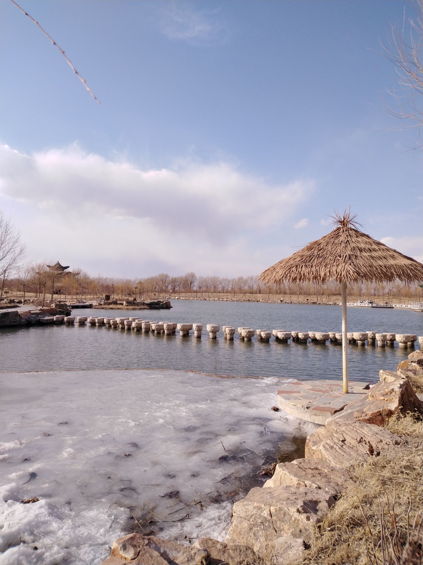 建议您在这里玩上最少两天,游园要想把整个公园细细逛个遍,建议用两天
