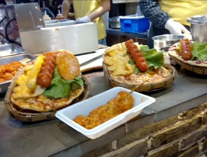 重庆大脚板烧饼(好吃街店)攻略,大脚板烧饼(好吃街店)特色菜推荐/菜单