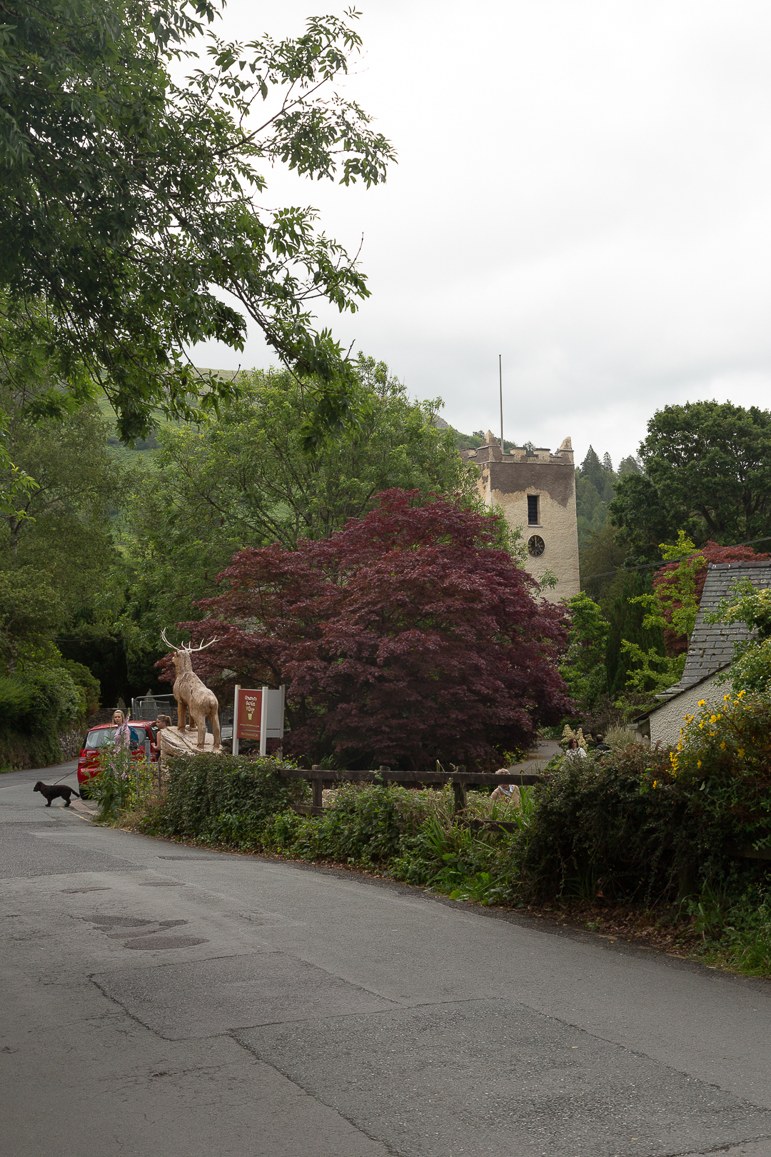 e)的热闹繁华,格拉斯米尔湖(grasmere)则显得安静得多,小镇小巧优美