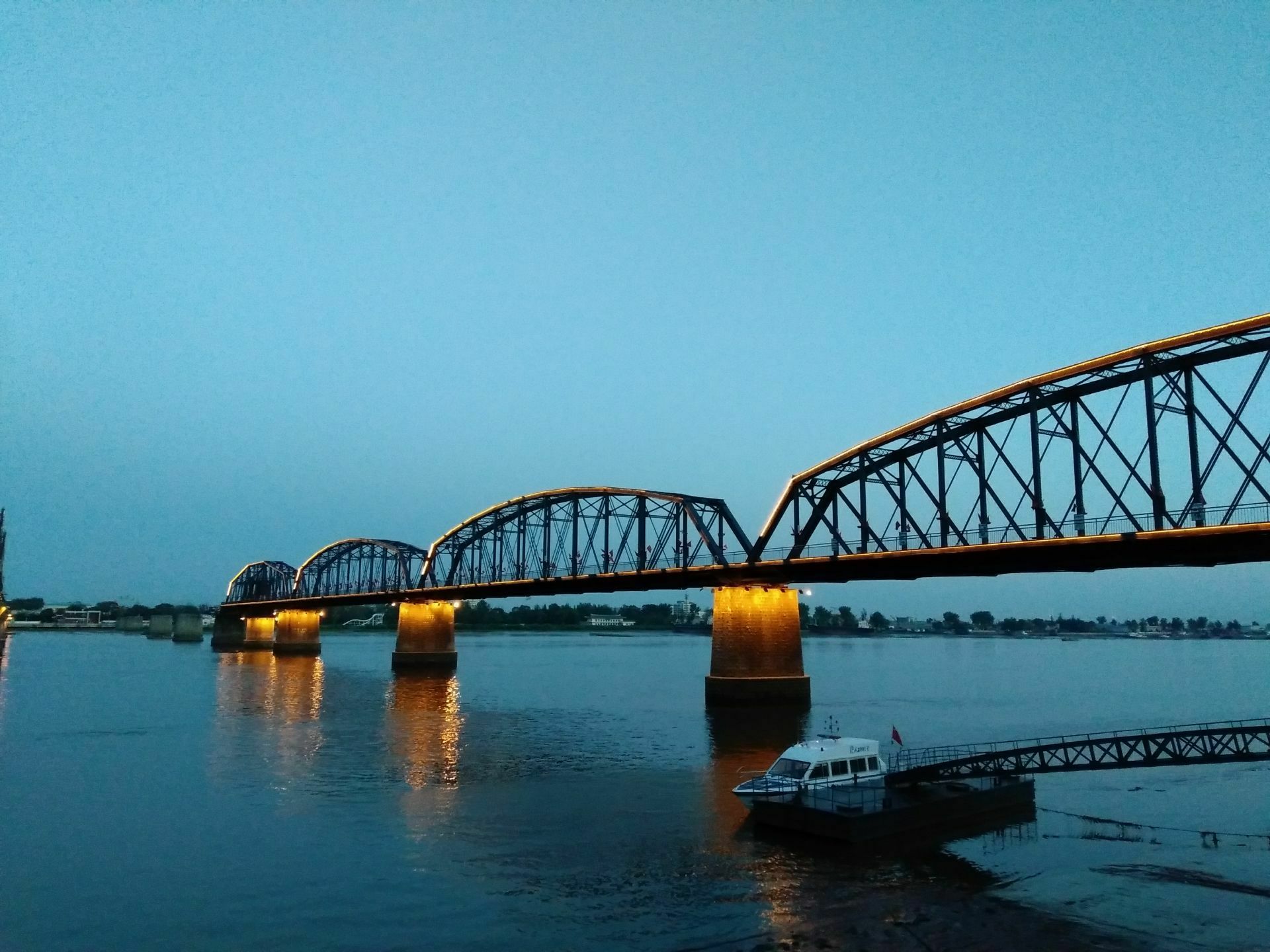 丹东鸭绿江游船