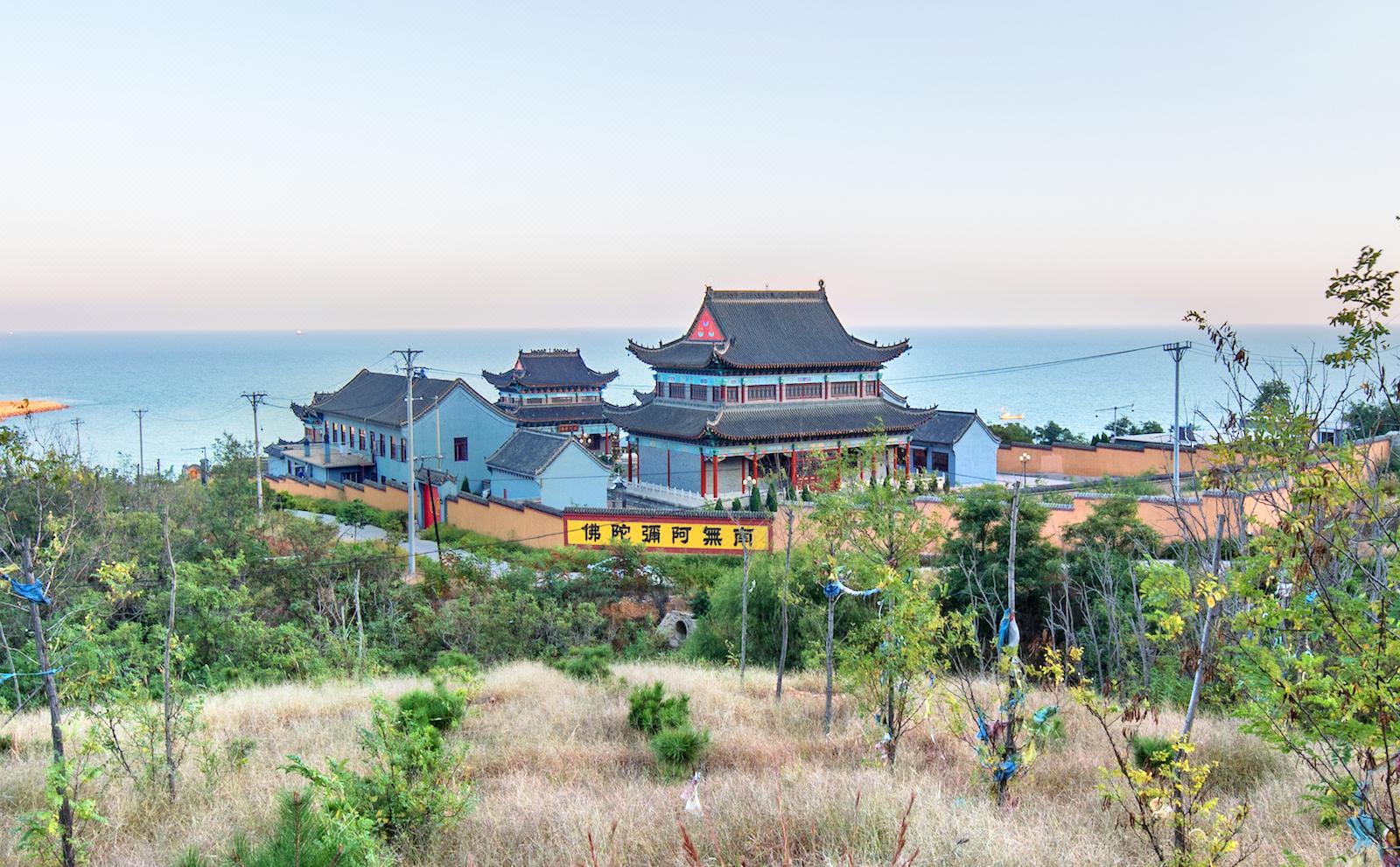 共 1 张 葫芦岛市龙港区图书馆 暂无评分 景点地址 慈济医院对面 景点