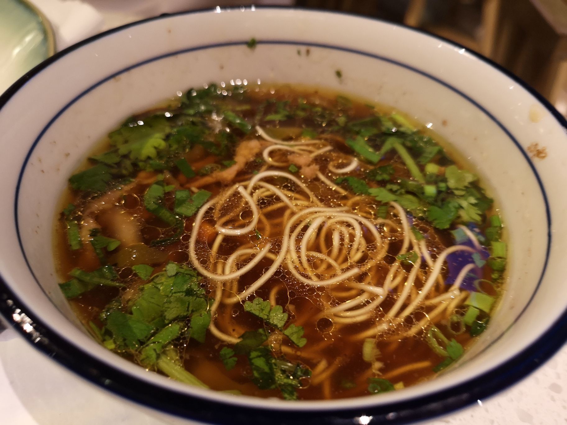 不错,面条,锅贴啥的都蛮好, 龙虾不限量,但是个头很小,毕竟这价格不能