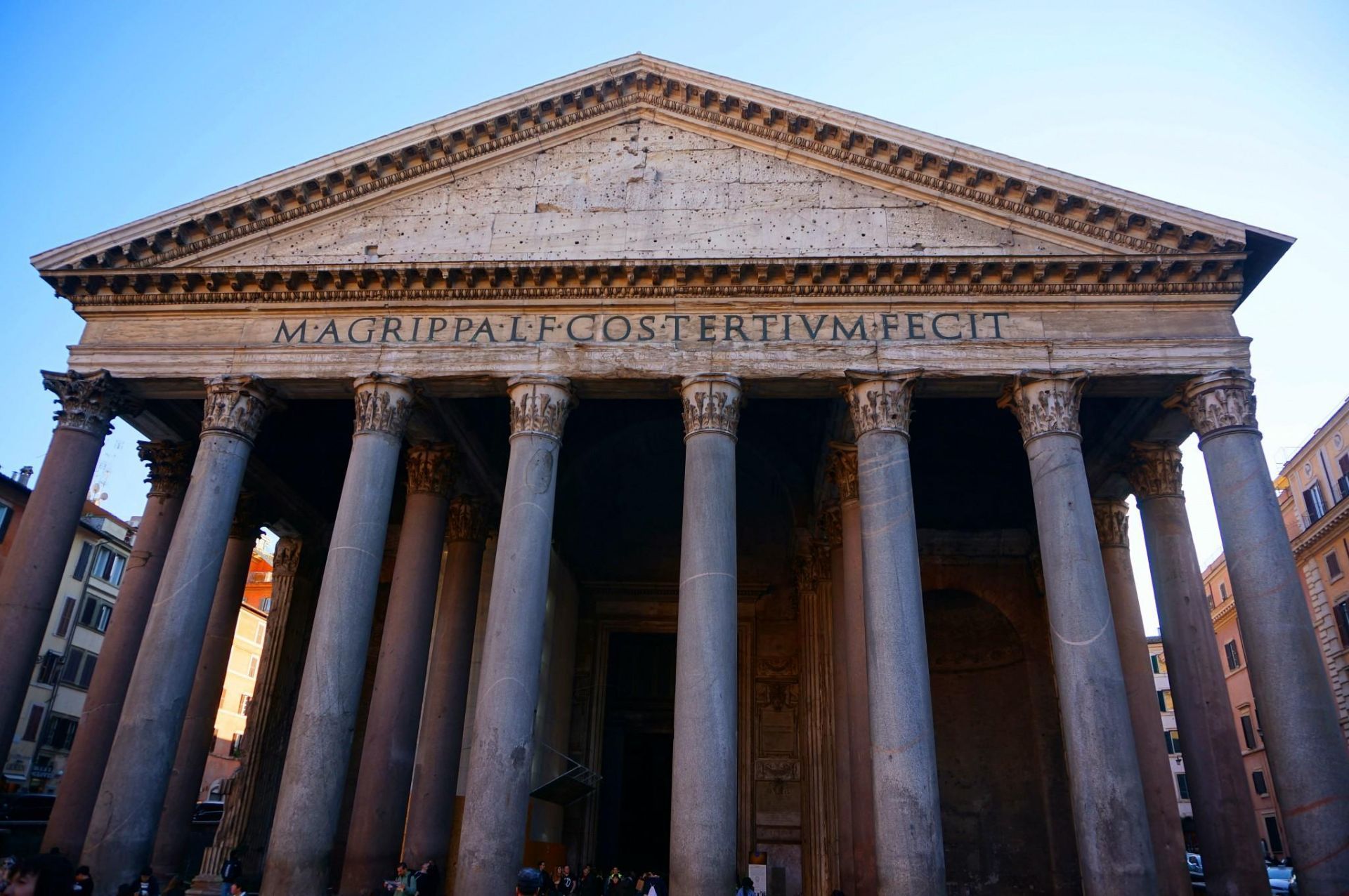 意大利罗马万神殿开放 吸引游客参观