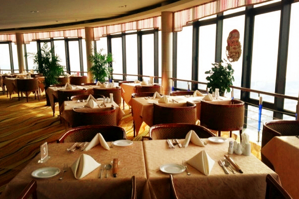 青岛汇泉王朝大饭店·旋转餐厅