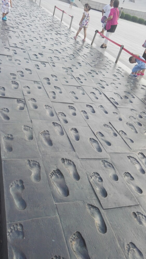 大连星海广场脚印图片图片