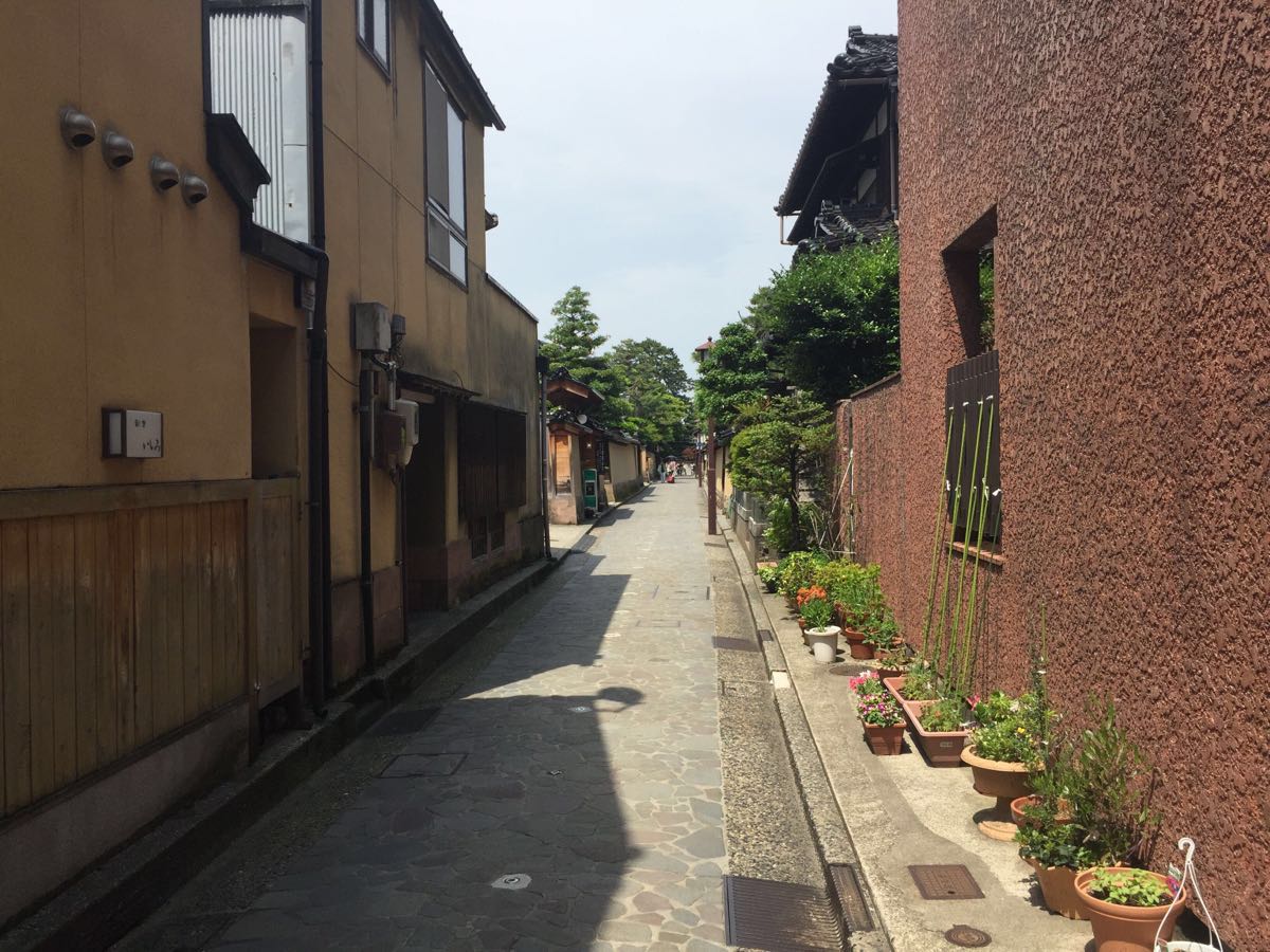 2022长町武家屋敷迹游玩攻略,位于金泽市内.有一边古建筑.